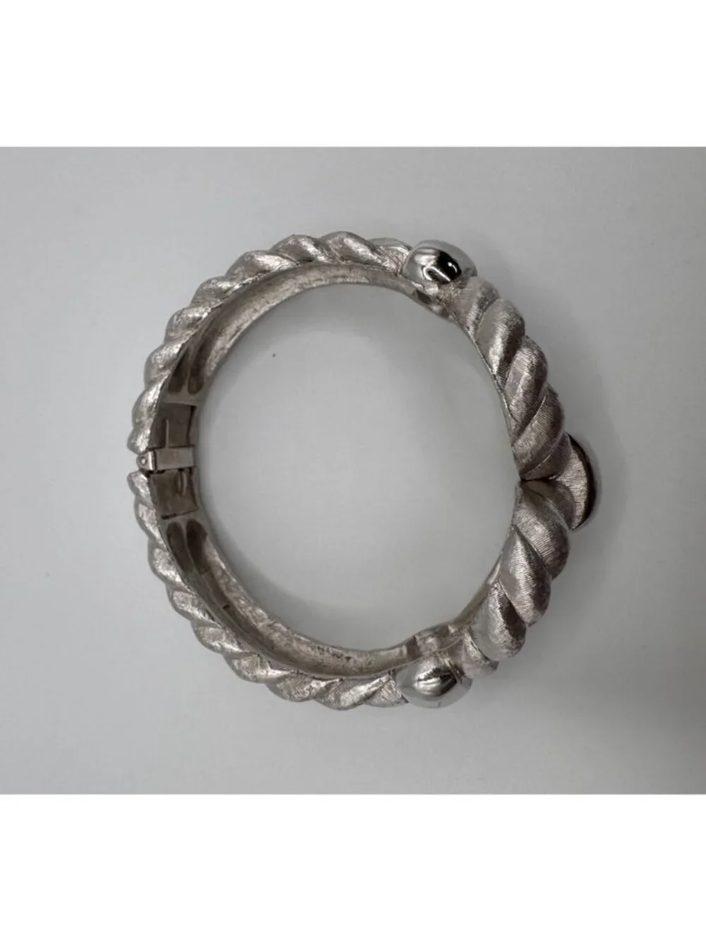 Signed Trifari Silver Tone Twisted Clamper Bracelet Vintage Textured Hinged - Picture 3 of 9